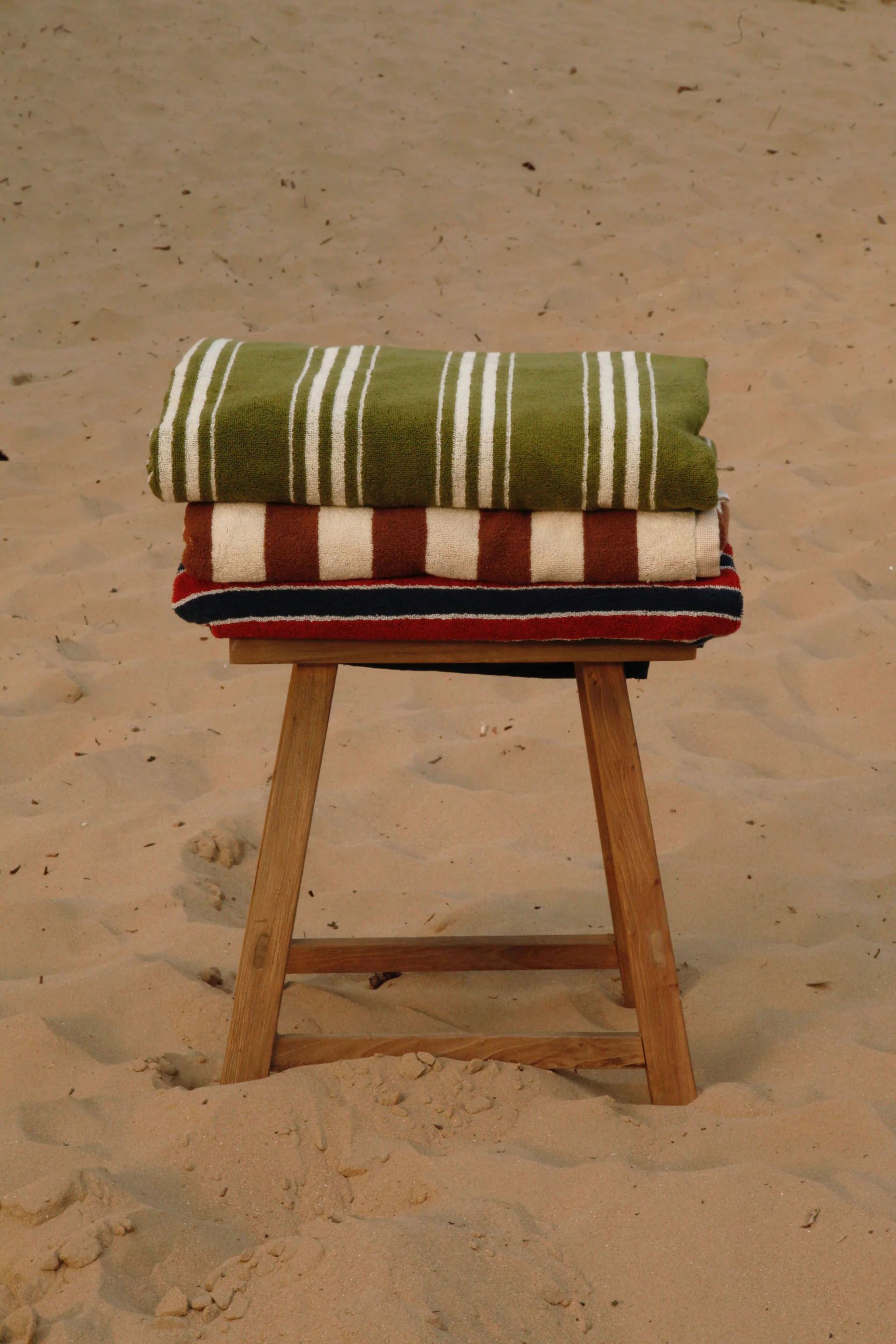 Charlotte Pool Towel - Image 6